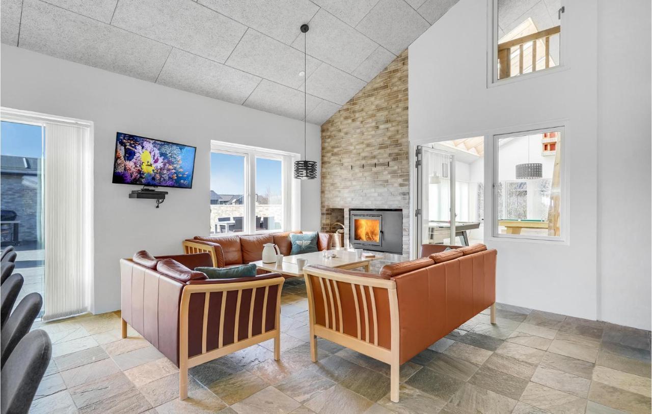 Nice Home In Tarm With Kitchen Екстериор снимка