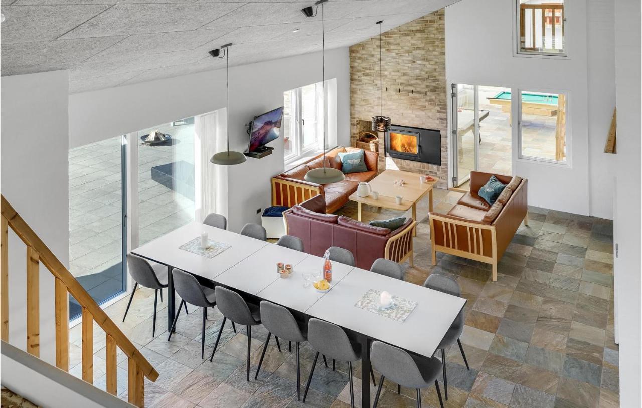 Nice Home In Tarm With Kitchen Екстериор снимка