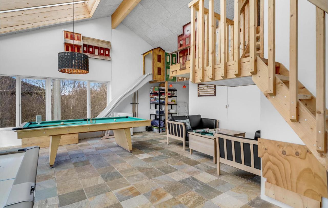 Nice Home In Tarm With Kitchen Екстериор снимка