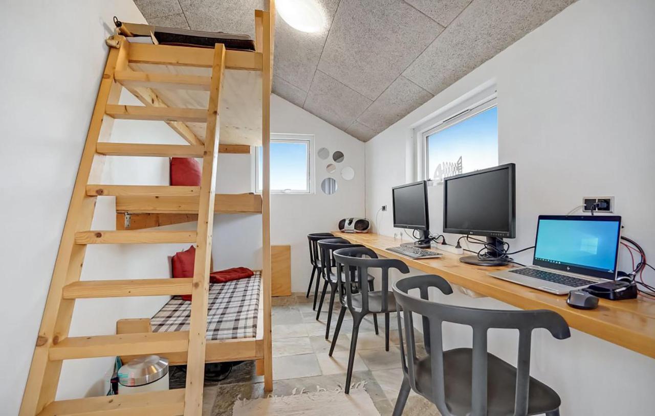 Nice Home In Tarm With Kitchen Екстериор снимка